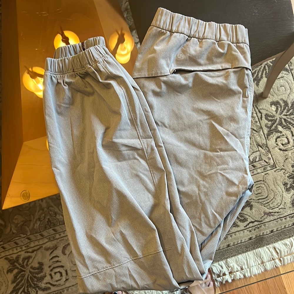 Lululemon joggers - Picture 2 of 4